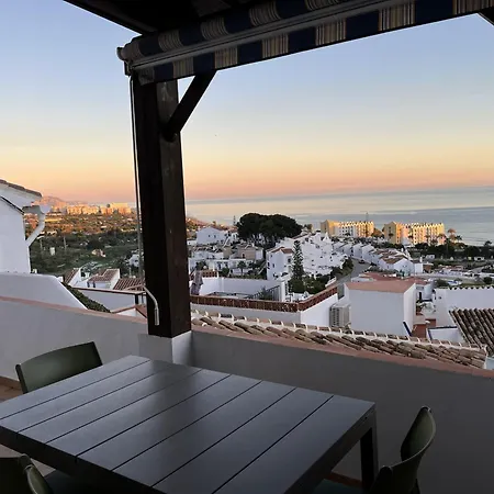 Urb. Punta Lara, Plza. Sevilla 2, 2d * Nerja